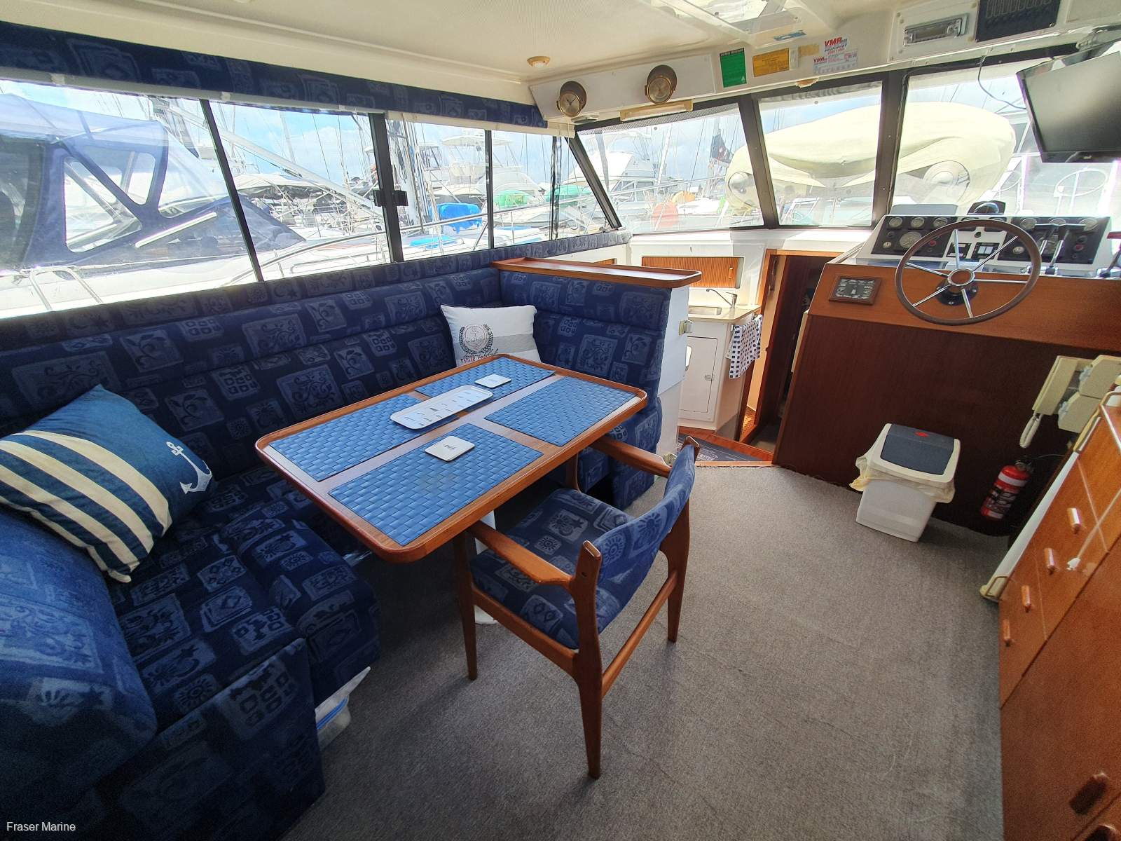 Riviera 35 Flybridge