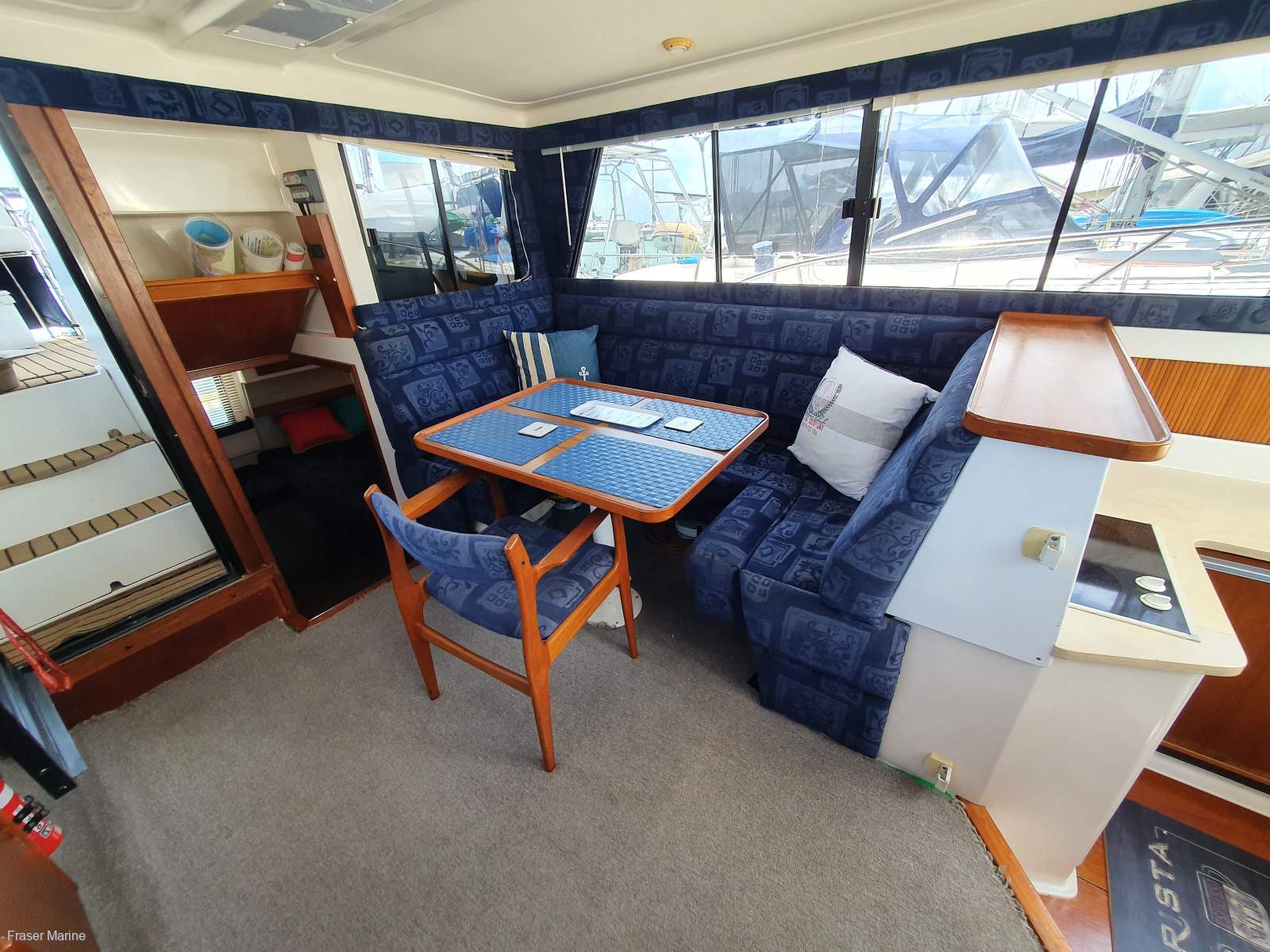 Riviera 35 Flybridge