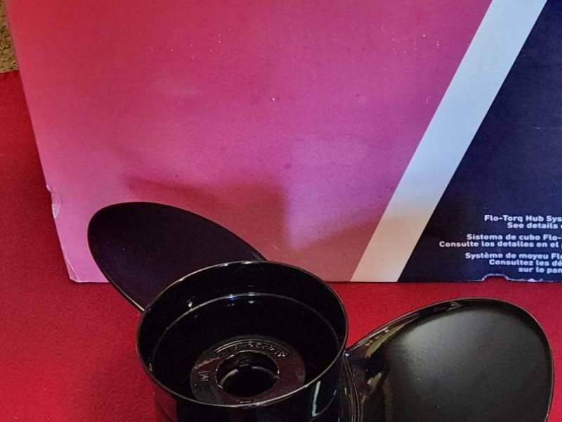 Propeller, Mercury Black Max 14 1/4 Inch diameter x 21 Inch pitch NEW