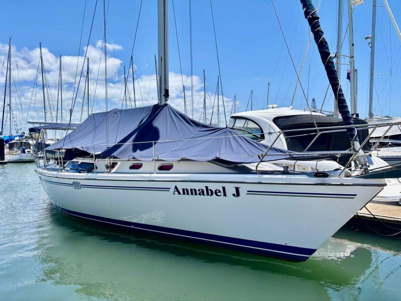 Catalina 42 MK II Two Cabin Pullman Owners Berth