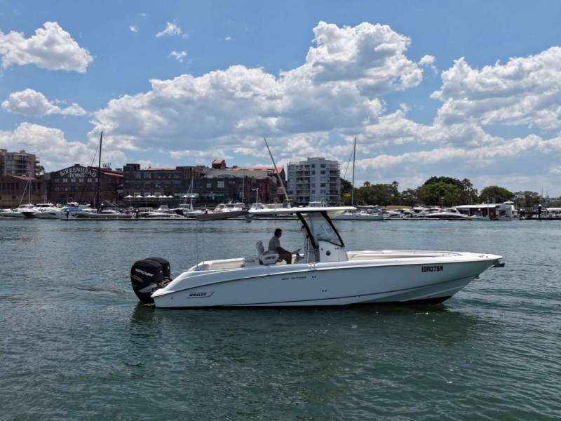 Boston Whaler 320 Outrage