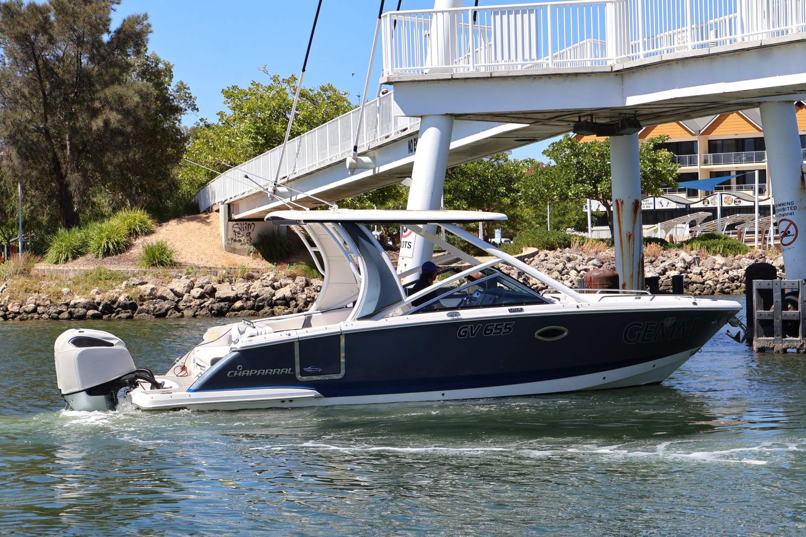 Chaparral 280 OSX - Performance Meets Practicality!