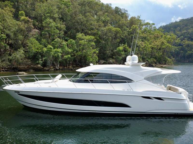 Riviera 4800 Sport Yacht
