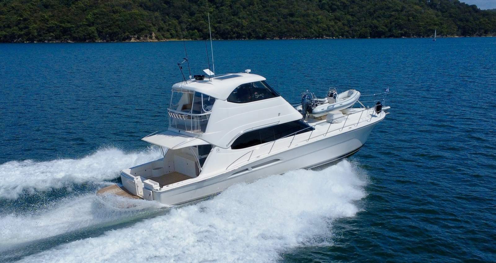 Riviera 51 Enclosed Flybridge