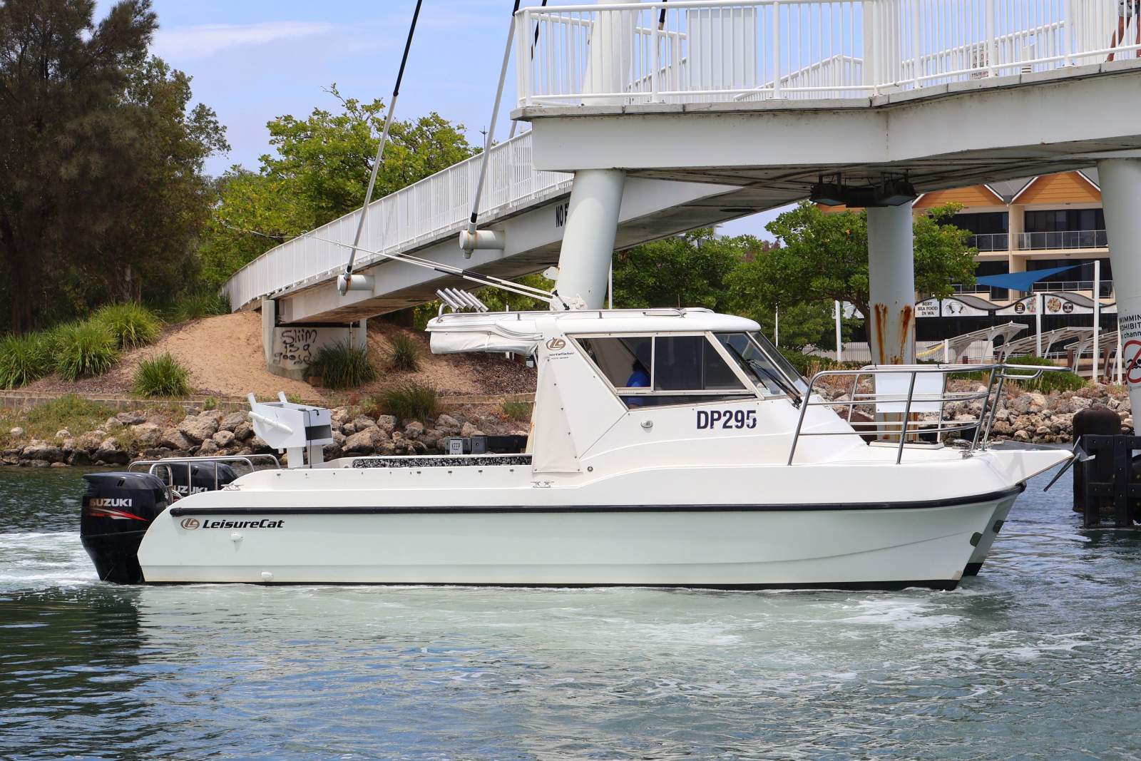 Leisurecat 8000 - Offshore Stability & Versatility!