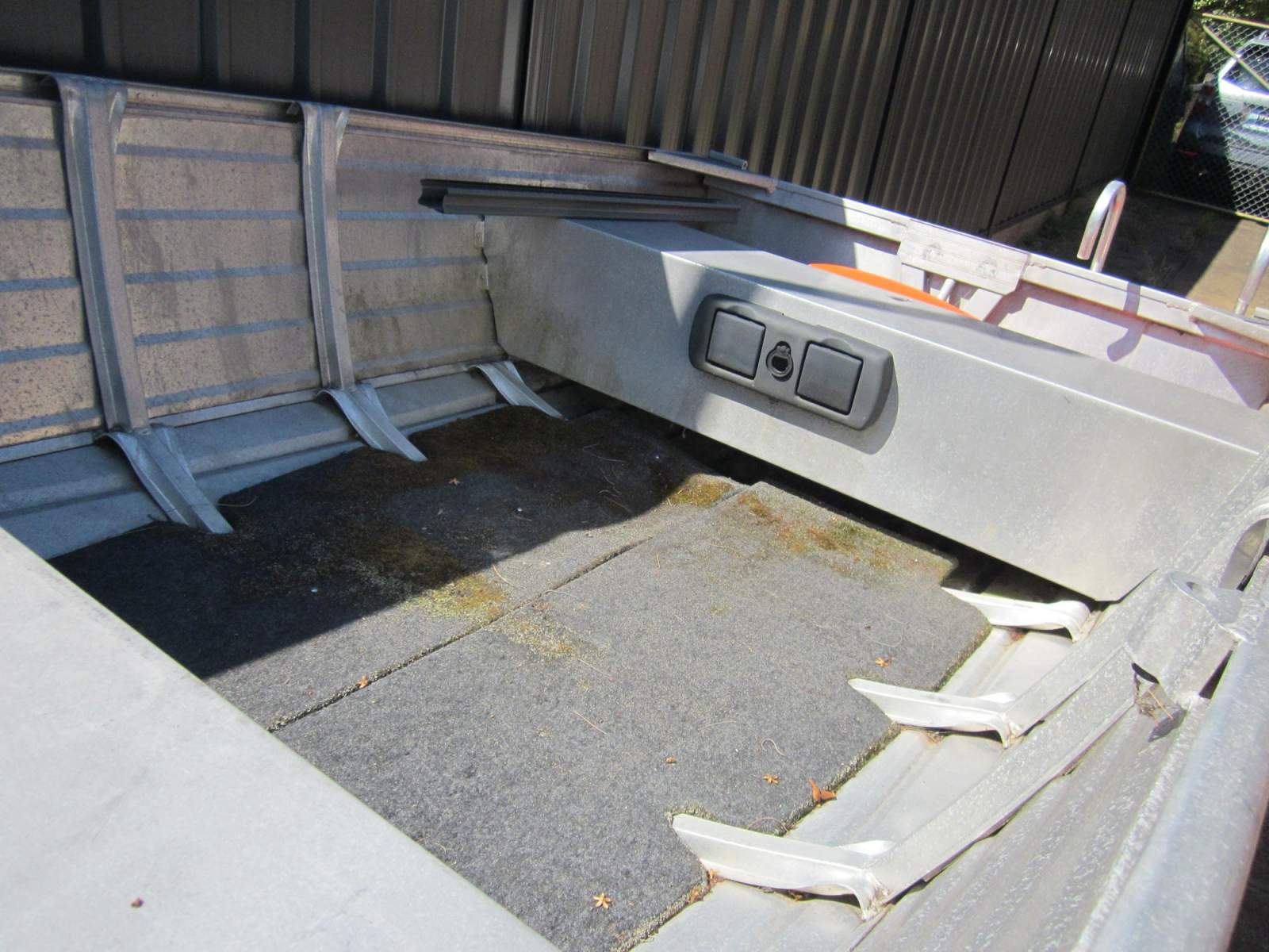 Quintrex 375 Dart High transom with floor