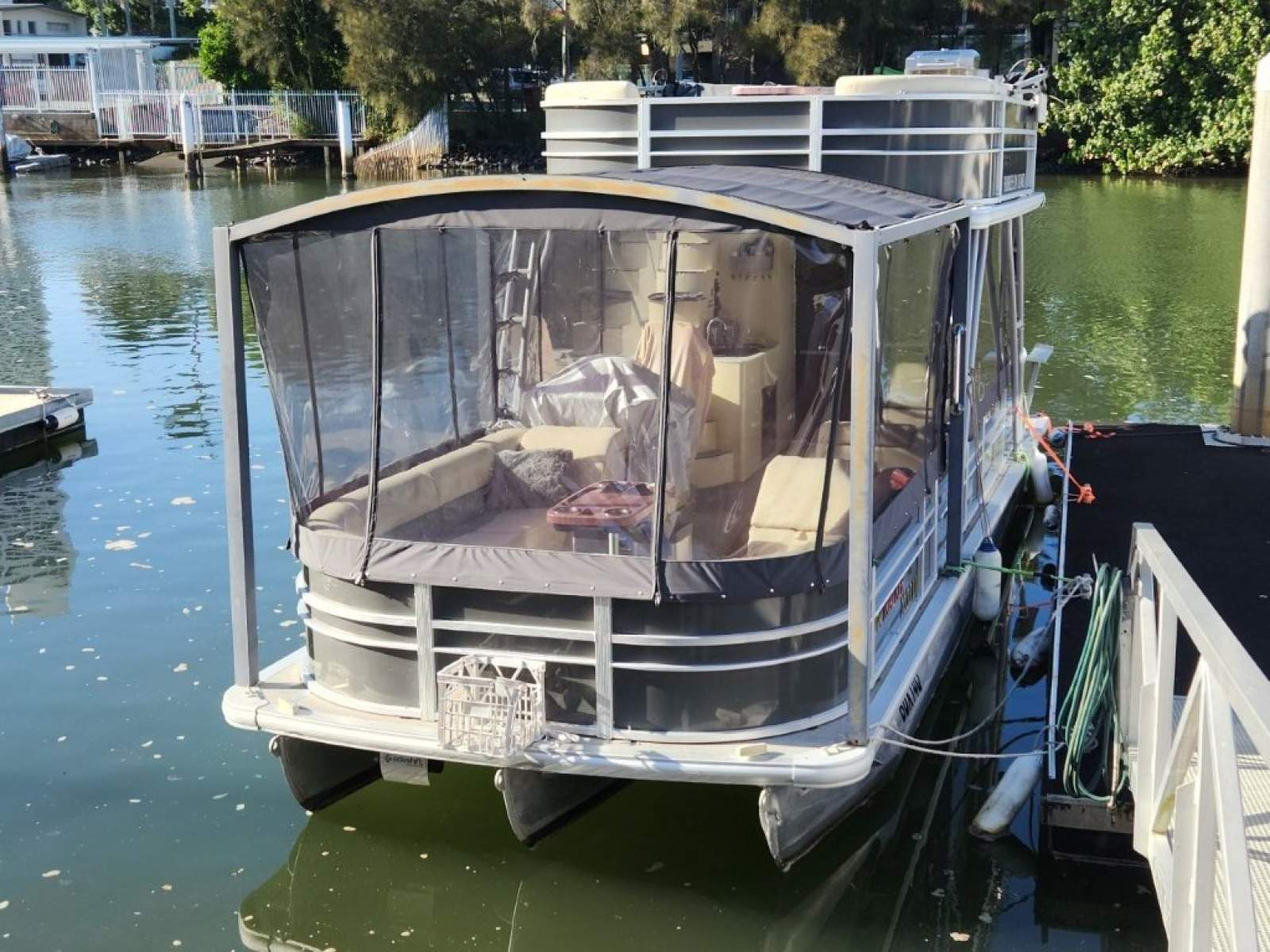 Sun Tracker XL 3010 Twin Level