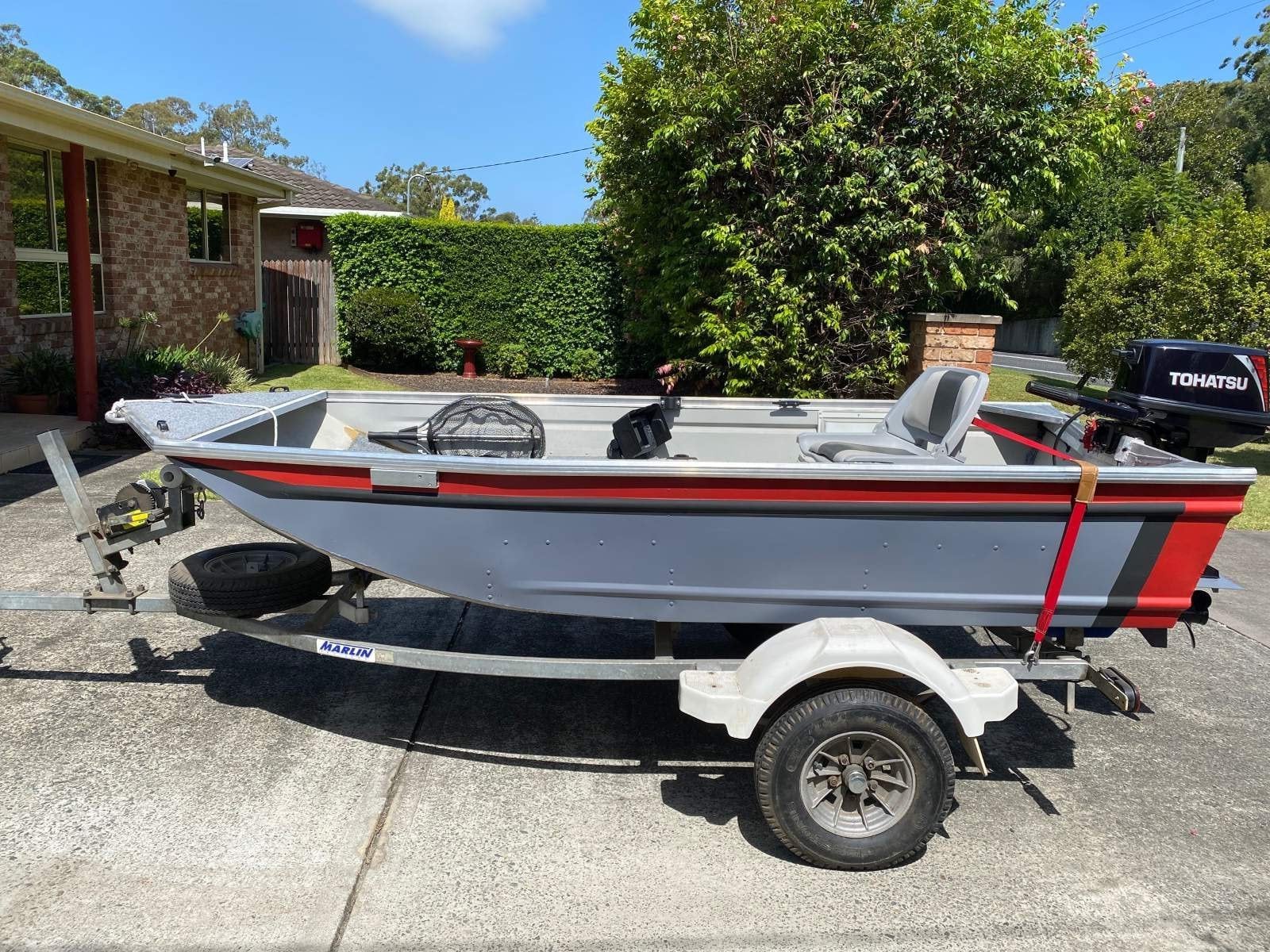 Savage 320 Hawk 9.8 HP 2 X stroke Tohatsu