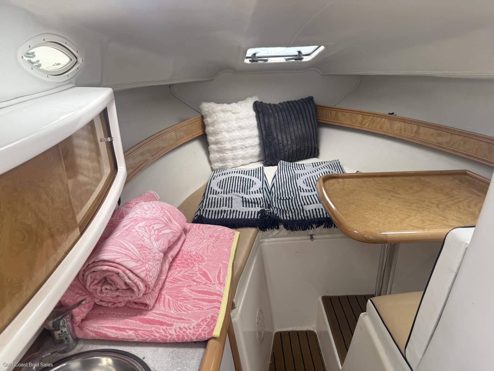 Predator 2800 Sport Cruiser On custom built alloy tandem trailer