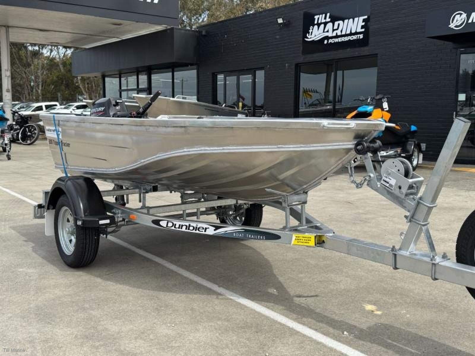 Makocraft 306 Topper Tracker 2025 Makocraft 306 Topper Tracker - 9.9hp Package