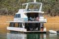 Electric Blue Houseboat Holiday Home @ Lake Eildon:Electric Blue @ Lake Eildon