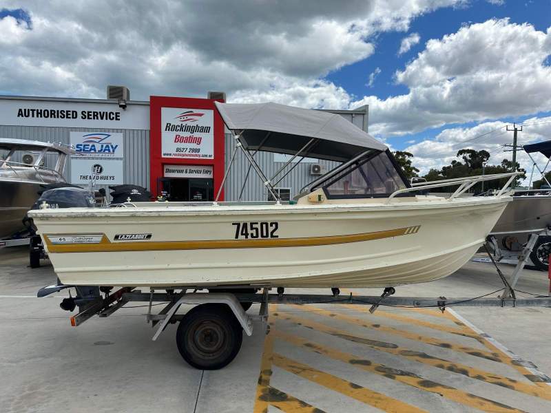 Quintrex 4.5m Lazeabout