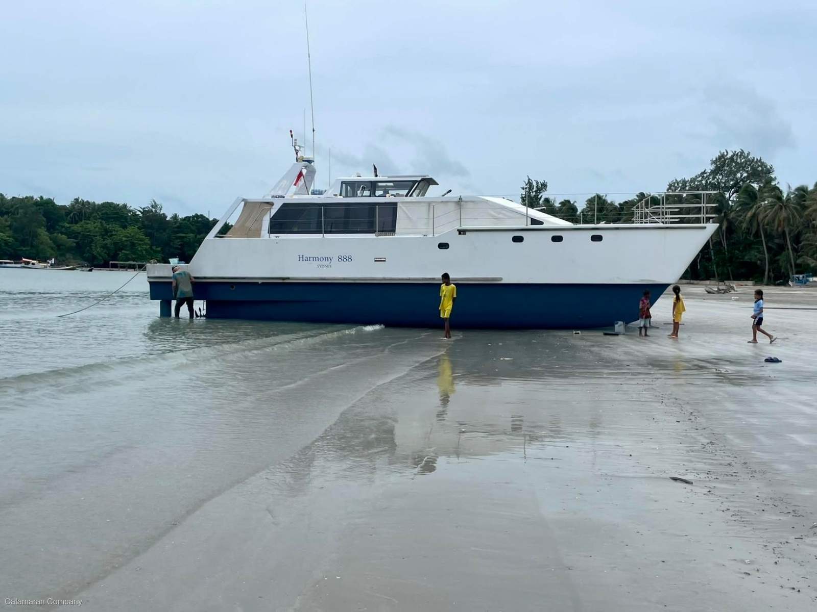 Malcolm Tennant 16m Powercat