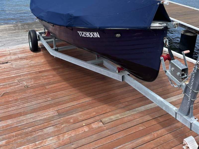 Vintage timber clinker "Putt Putt".