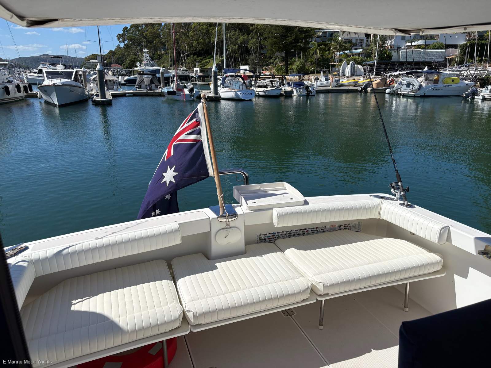 Back Cove 29 Practical and Elegant Diesel Cruiser