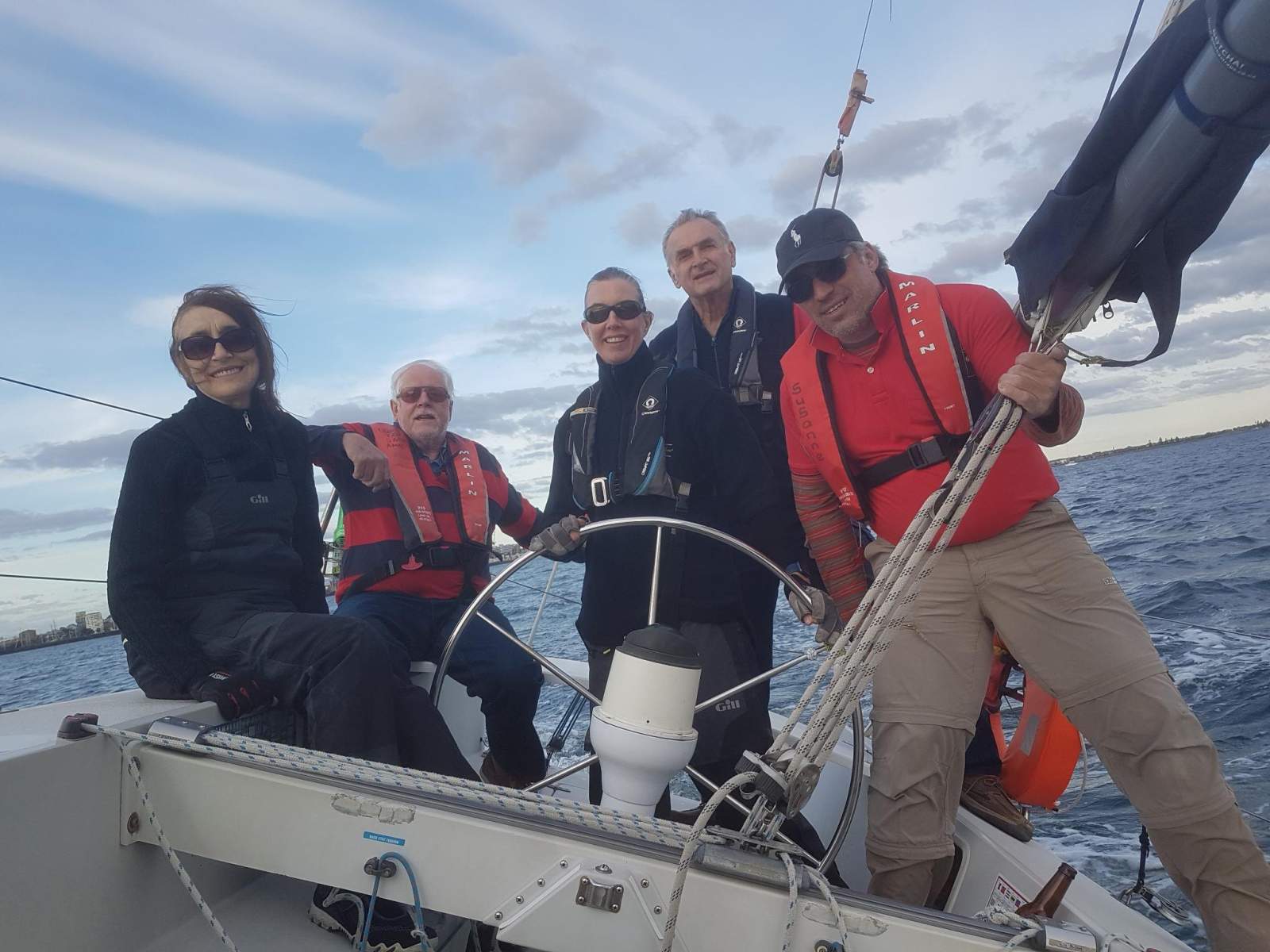 Adams 10.6 350 Offshore