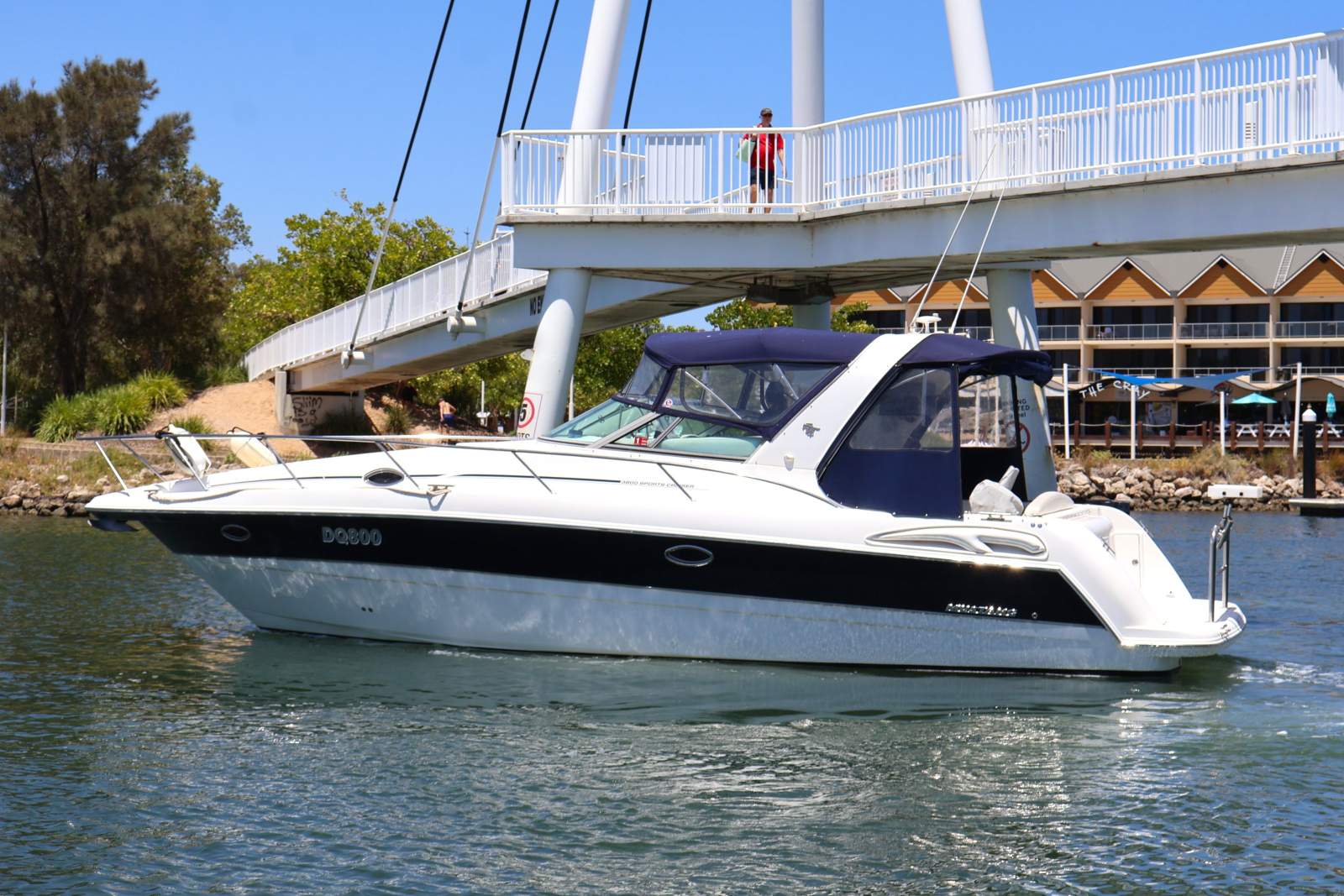 Mustang 3800 Sportcruiser - Timeless Design, Serious Performance!