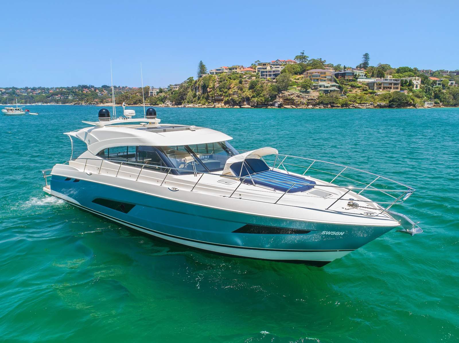 Riviera 5400 Sport Yacht