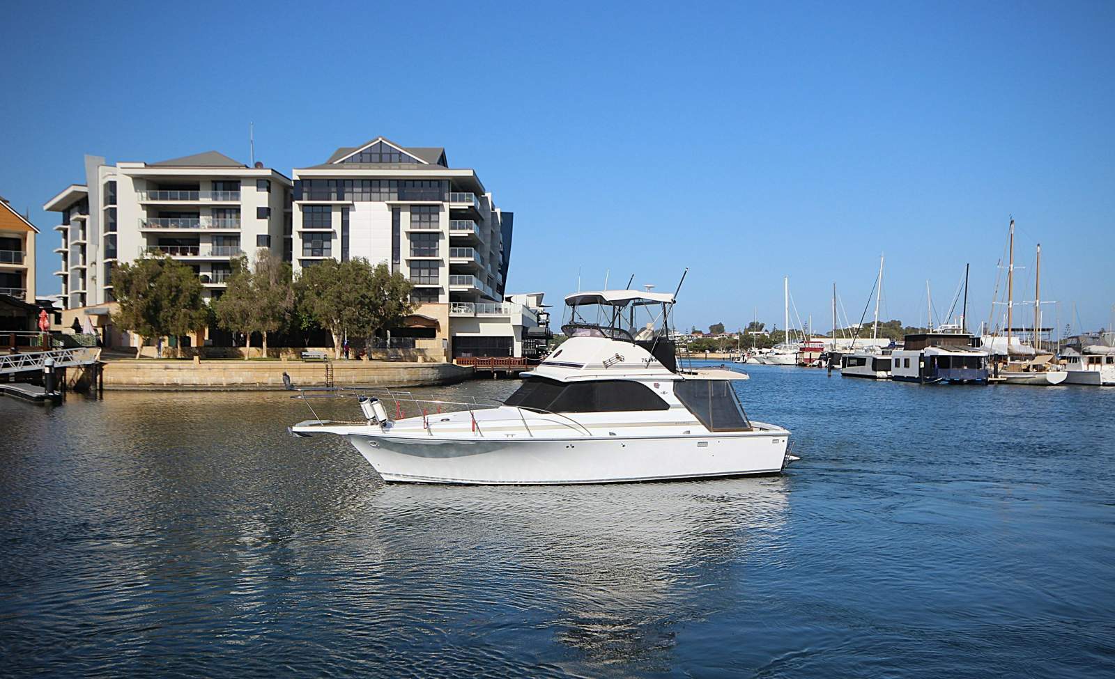 Bertram 35 Flybridge *** ROTTO HERE WE COME *** $ 85,900 ***