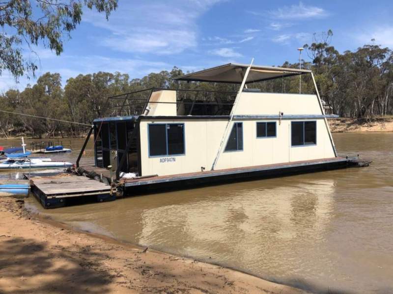 Peter River Murry River Houseboat