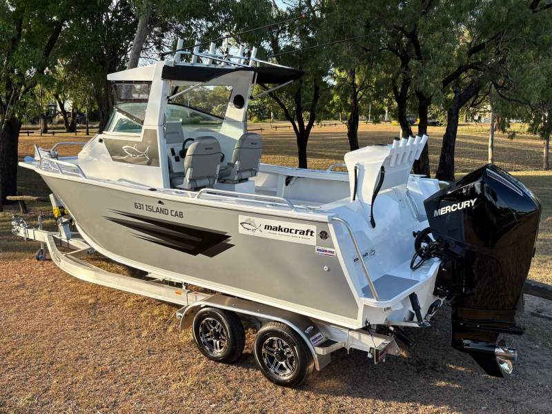 Makocraft 631 Island Cab HT - Premium Package - V6 200hp Mercury Powered