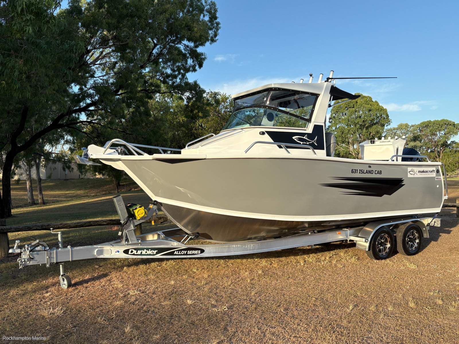Makocraft 631 Island Cab HT - Premium Package - V6 200hp Mercury Powered