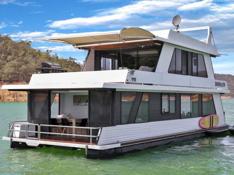 DOMAIN Houseboat Holiday Home on Lake Eildon
