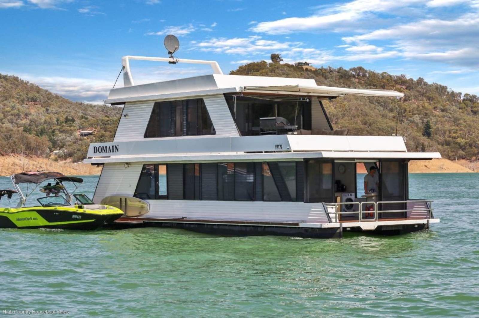 DOMAIN Houseboat Holiday Home on Lake Eildon:DOMAIN on Lake Eildon
