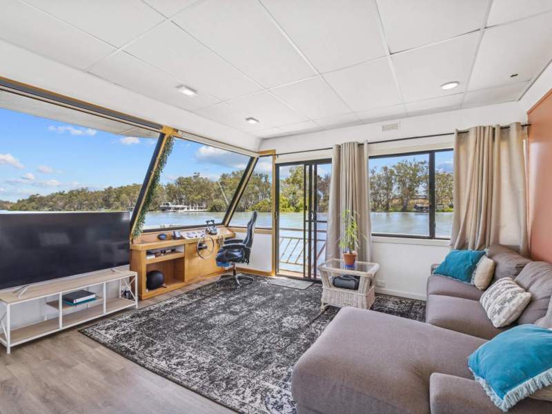 Custom 16m Spacious Private Houseboat