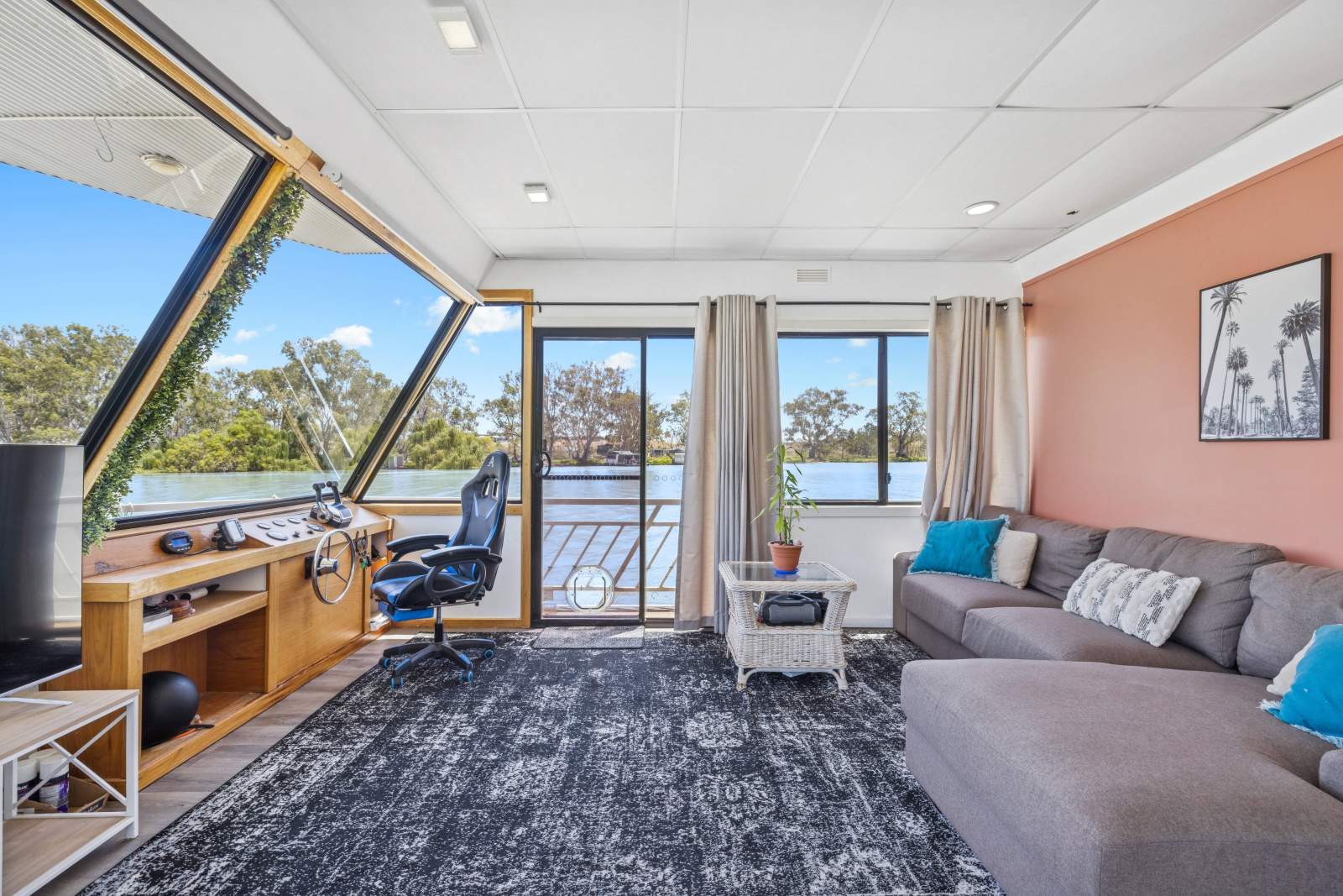 Custom 16m Spacious Private Houseboat