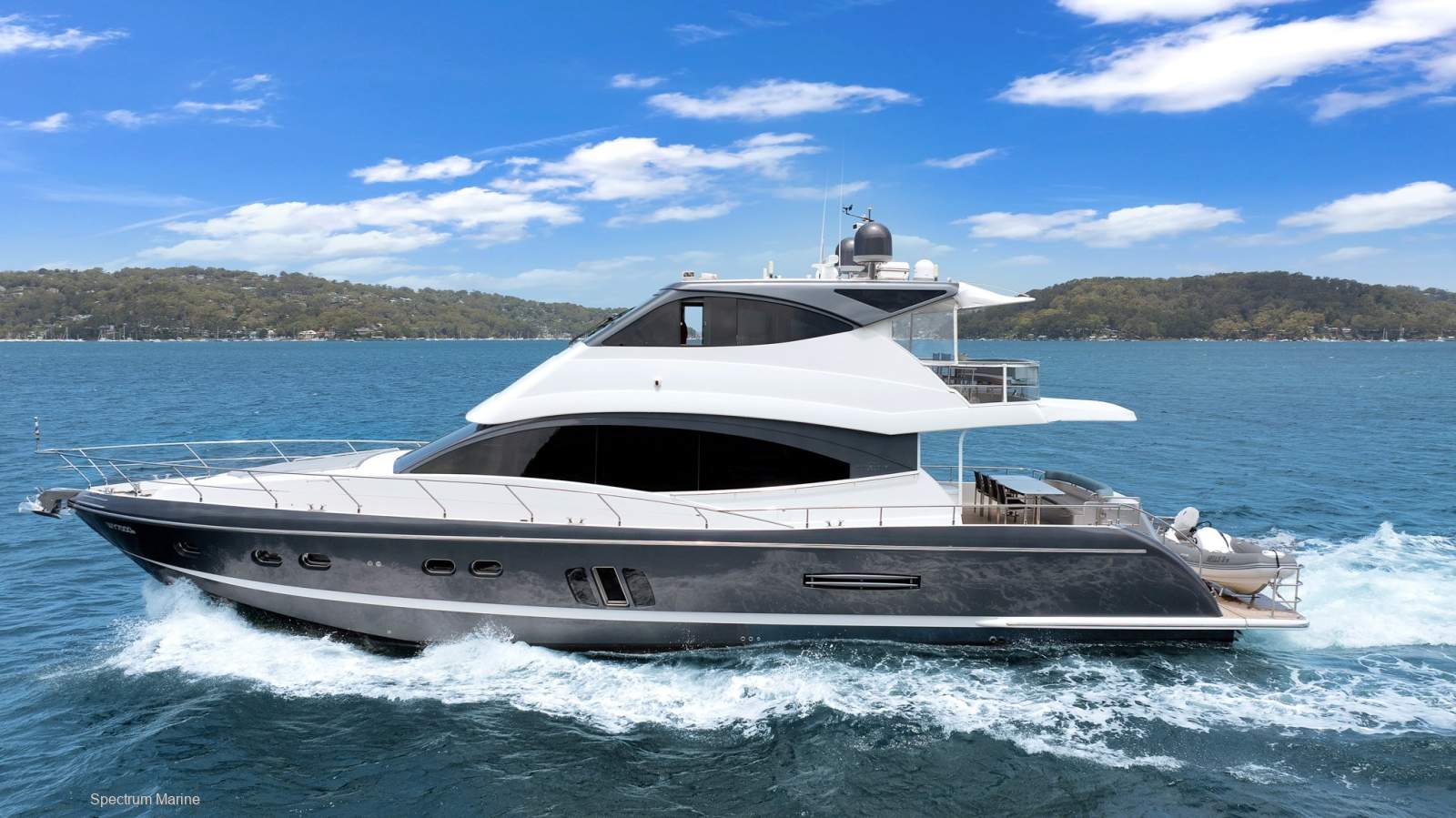 Whitehaven Flybridge 7000