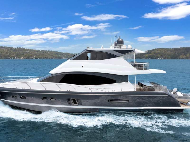 Whitehaven Flybridge 7000