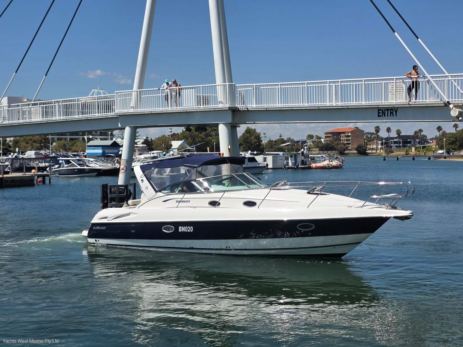 Sunrunner 3700LE Tabernacle - Repowered (400hrs), Hydrofoils