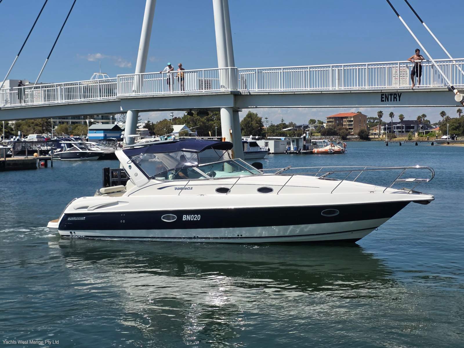 Sunrunner 3700LE Tabernacle - Repowered (400hrs), Hydrofoils