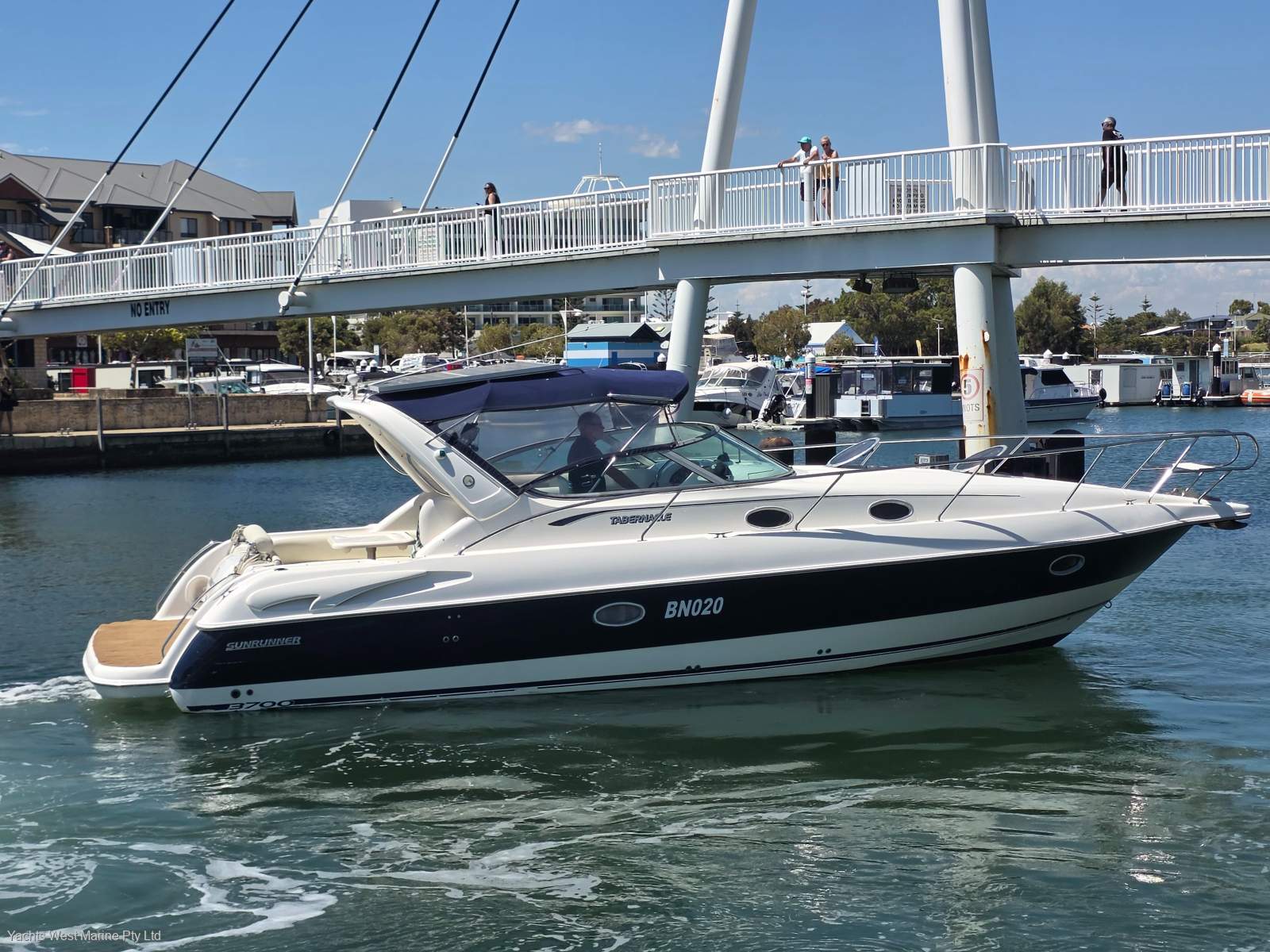 Sunrunner 3700LE Tabernacle - Repowered (400hrs), Hydrofoils