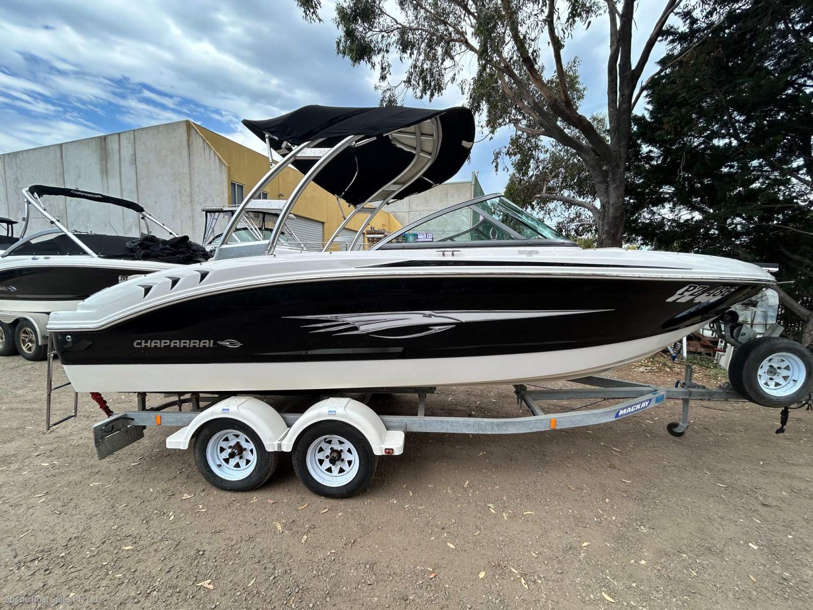 Chaparral 19 H20 Ski&fish Bowrider