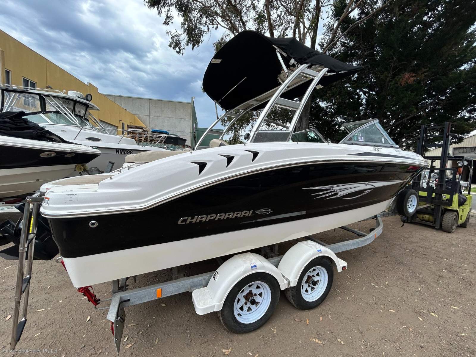 Chaparral 19 H20 Ski&fish Bowrider