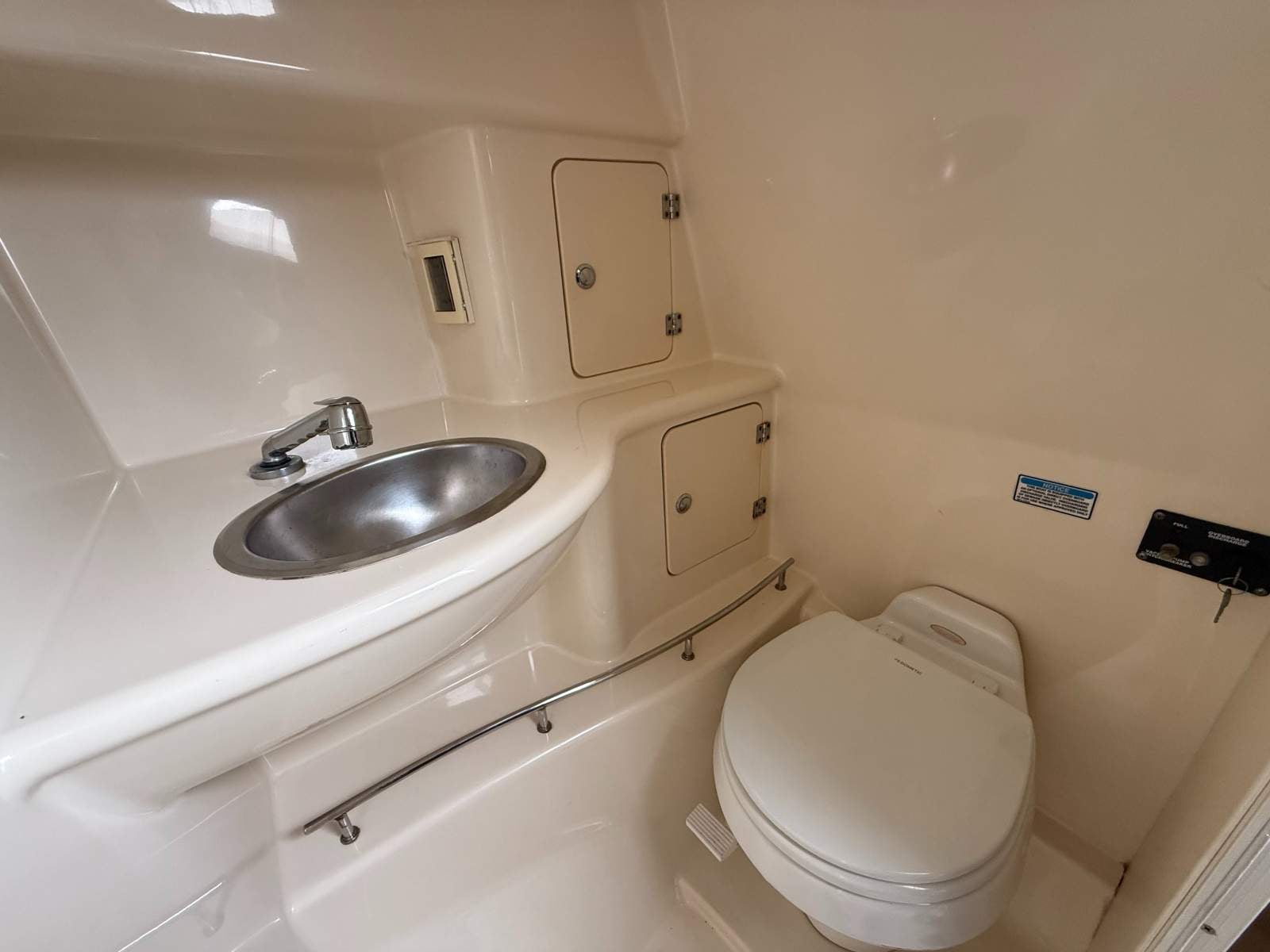 Boston Whaler 285 Conquest &ndash; Perfect Fishing / Family platform for Tasmania