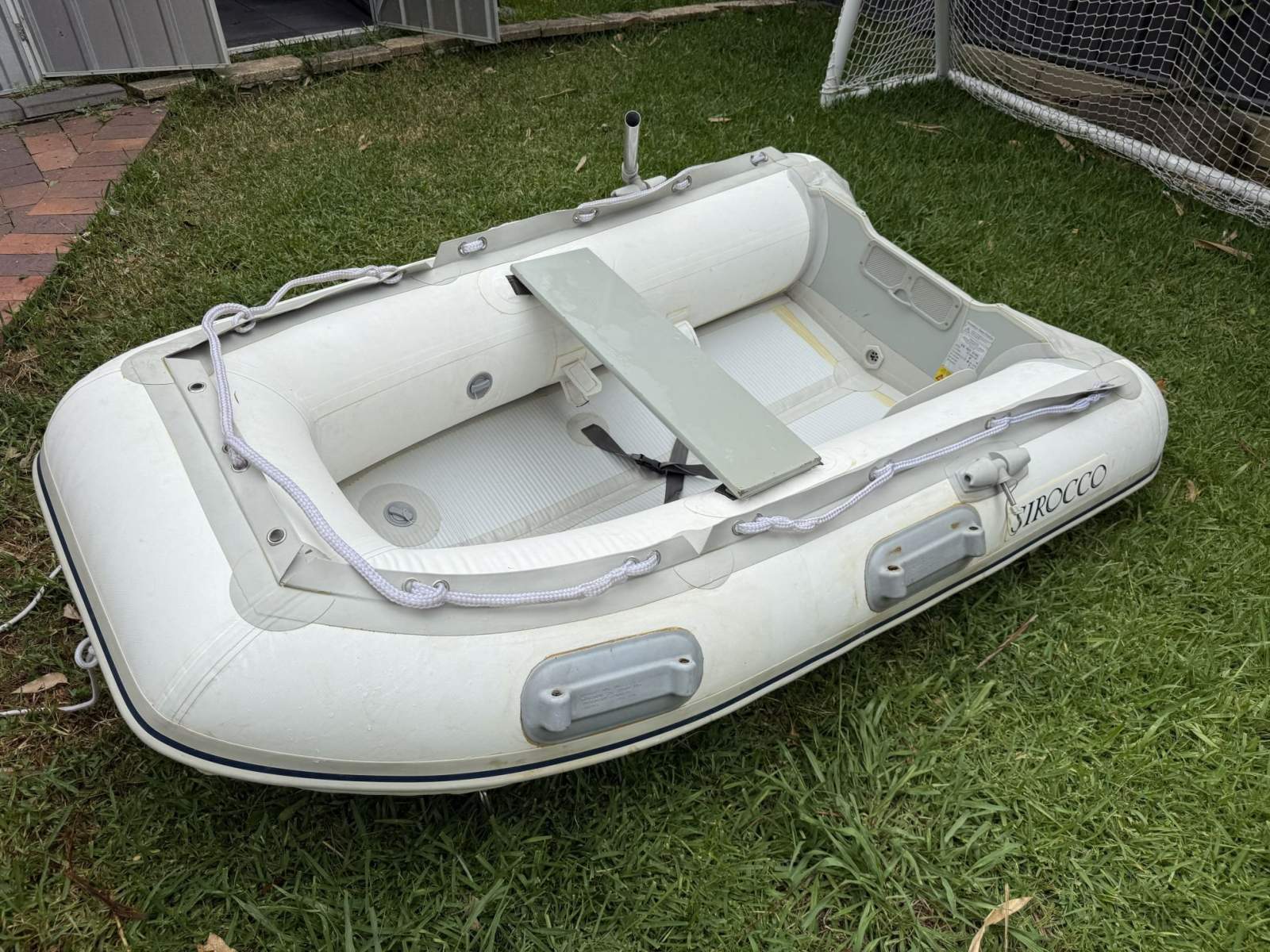 Sirocco Air Hull 220