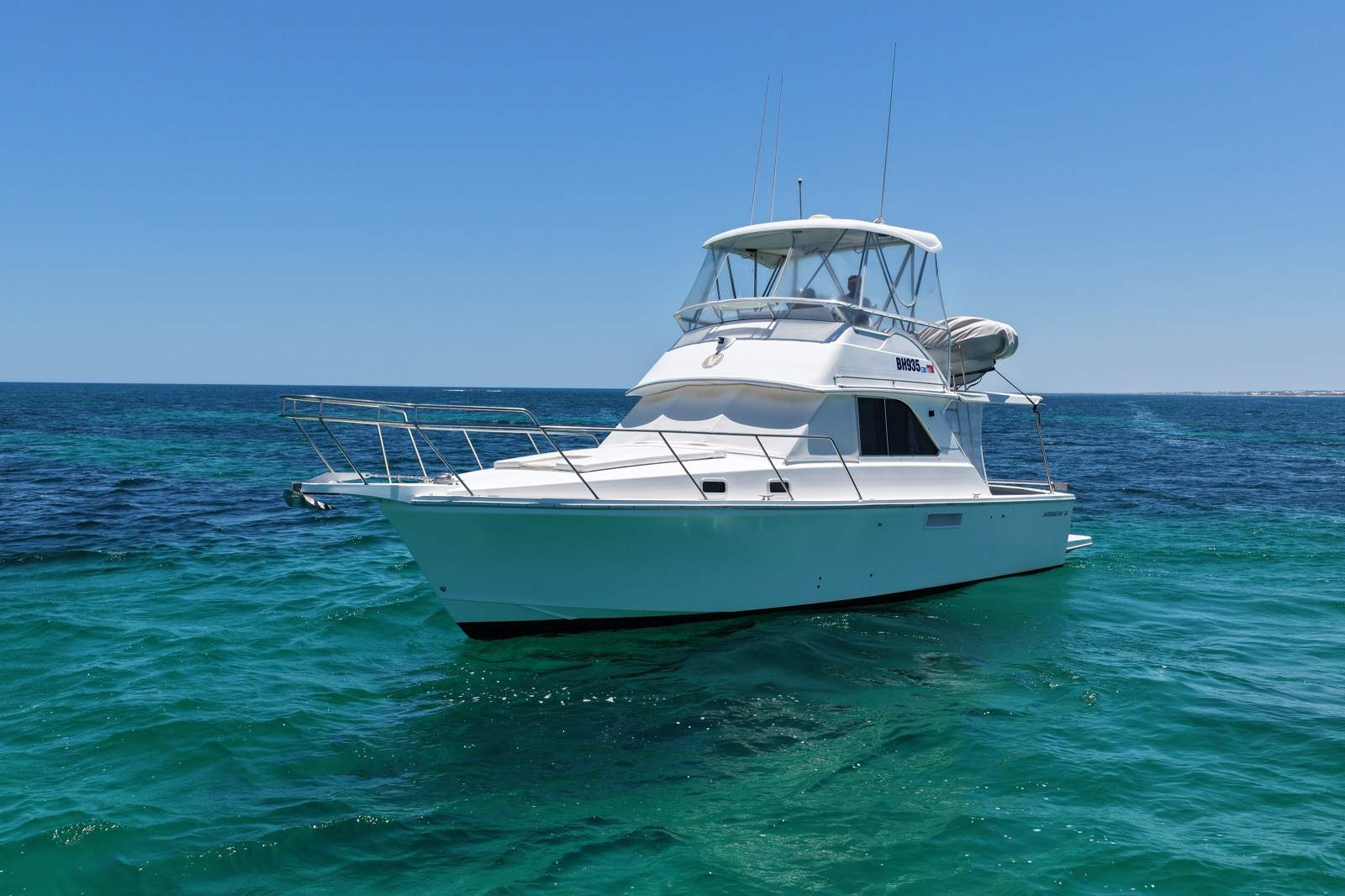 Caribbean 35 Flybridge Cruiser Mk II