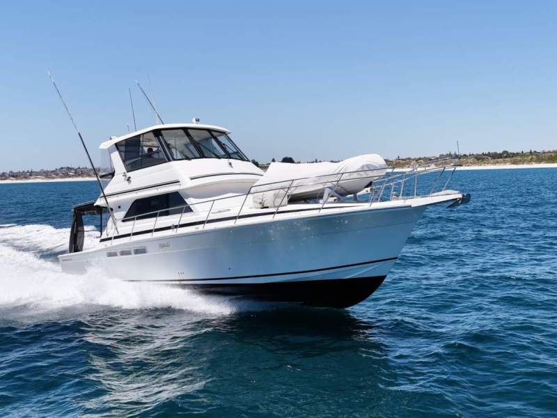 Caribbean 47 Flybridge Cruiser