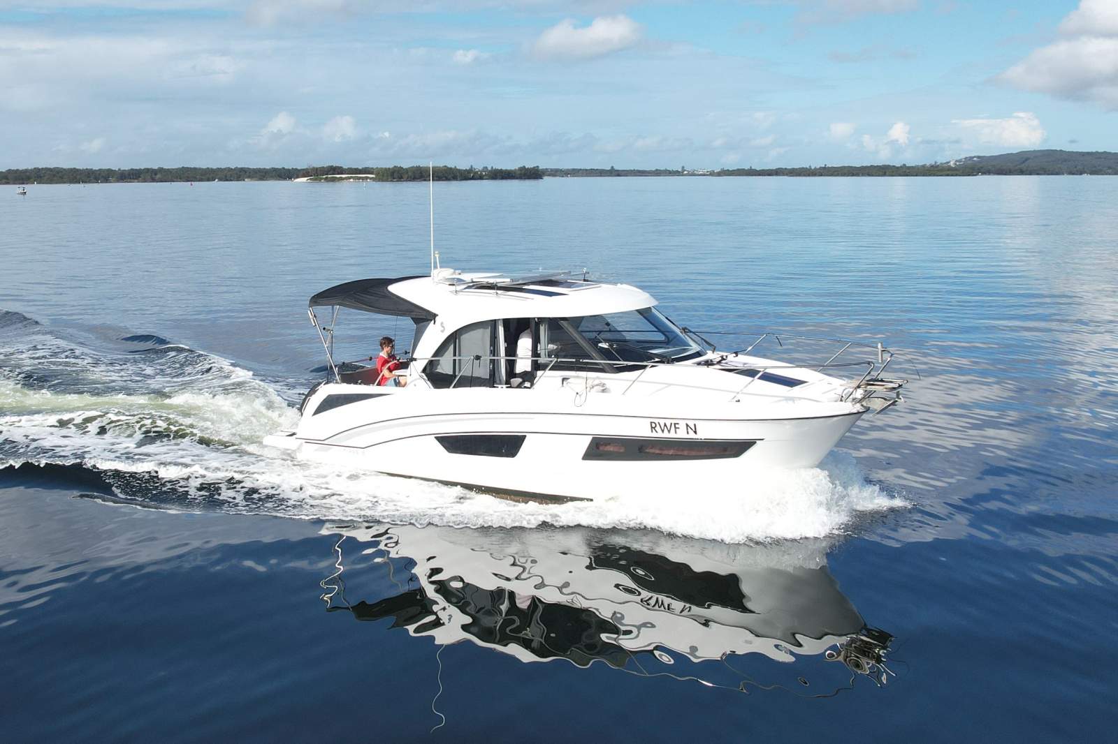 Beneteau Antares 9.0 OB
