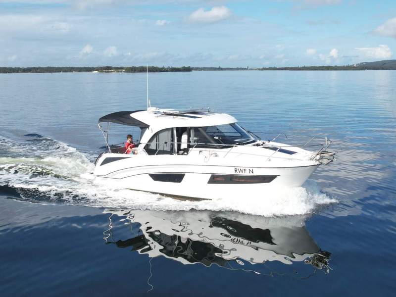 Beneteau Antares 9.0 OB