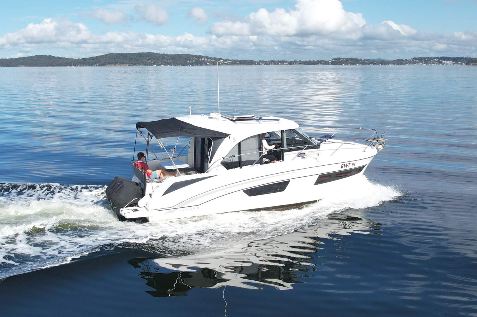 Beneteau Antares 9.0 OB