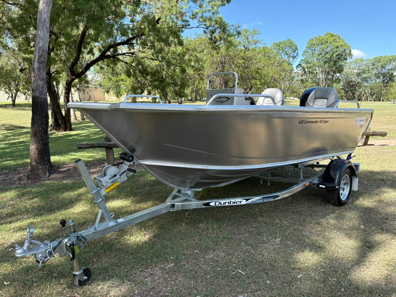 Makocraft Commander 425 Hd Open Side Console B, M, T PACKAGE FROM ROCKHAMPTON MARINE!!