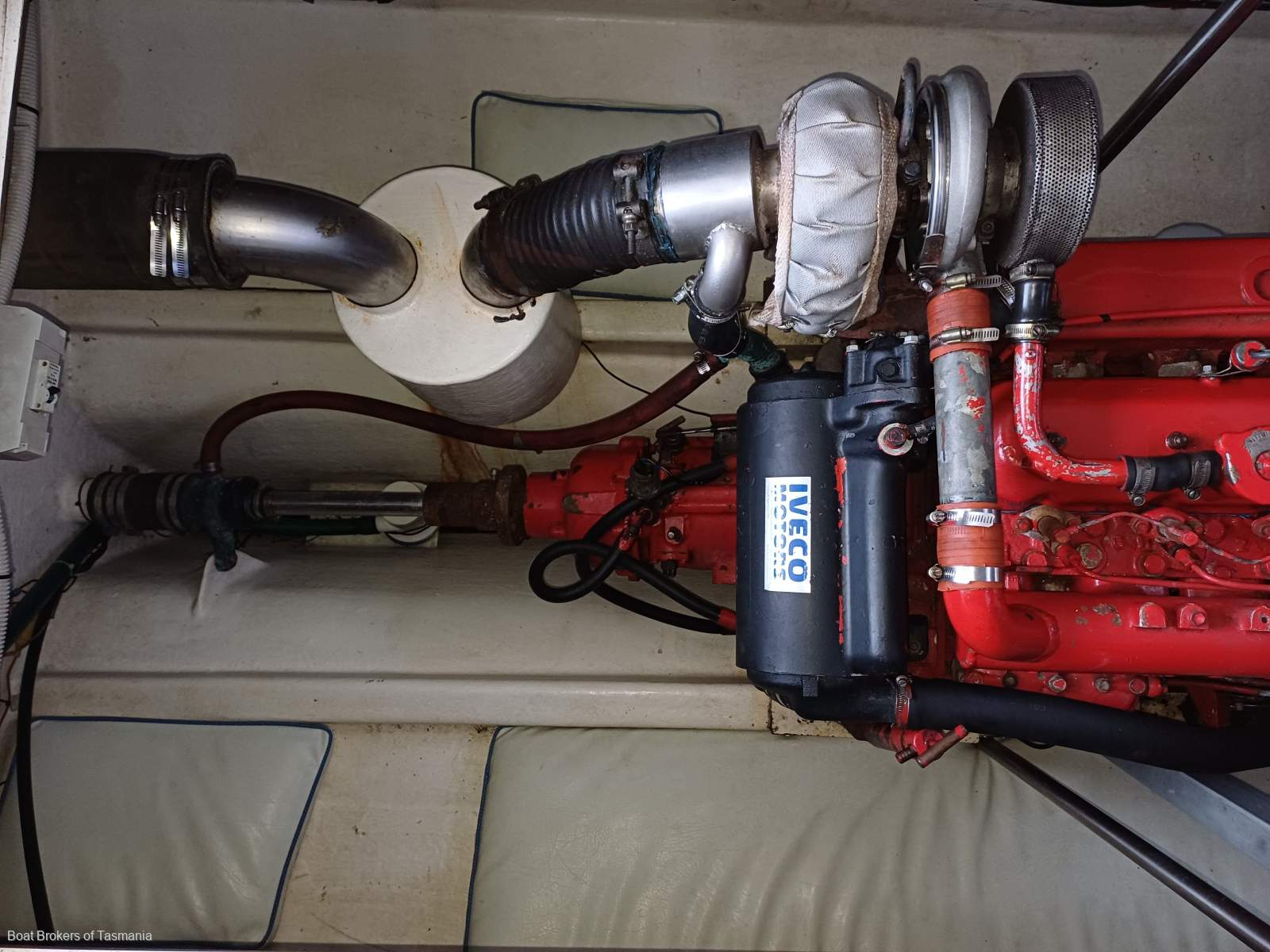 Carina-K Roberts Flybridge Cruiser Fibreglass diesel shaft drive. Ideal family vessel Boat Brokers of Tasmania