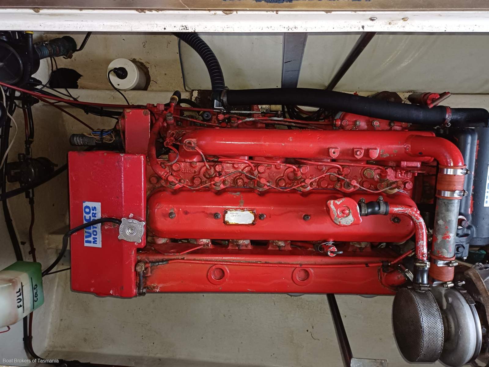 Carina-K Roberts Flybridge Cruiser Fibreglass diesel shaft drive. Ideal family vessel Boat Brokers of Tasmania