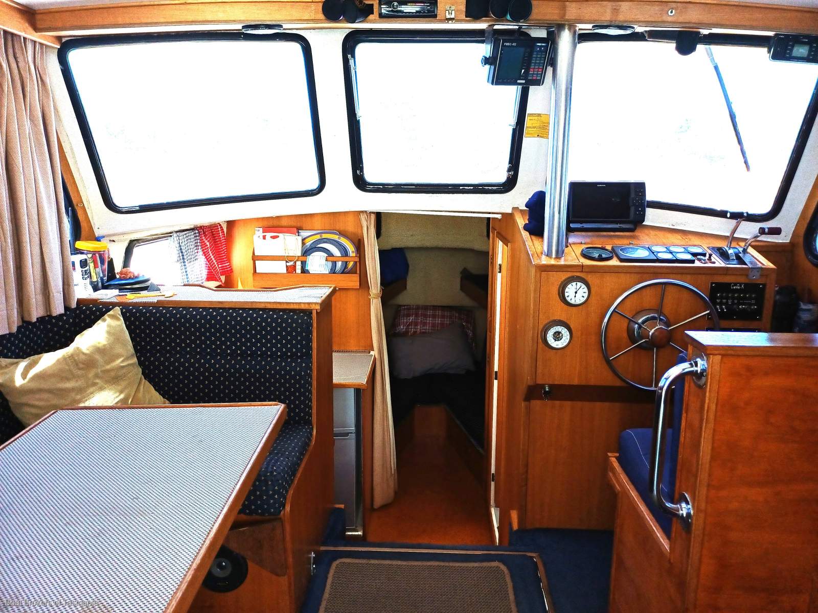 Carina-K Roberts Flybridge Cruiser Fibreglass diesel shaft drive. Ideal family vessel Boat Brokers of Tasmania