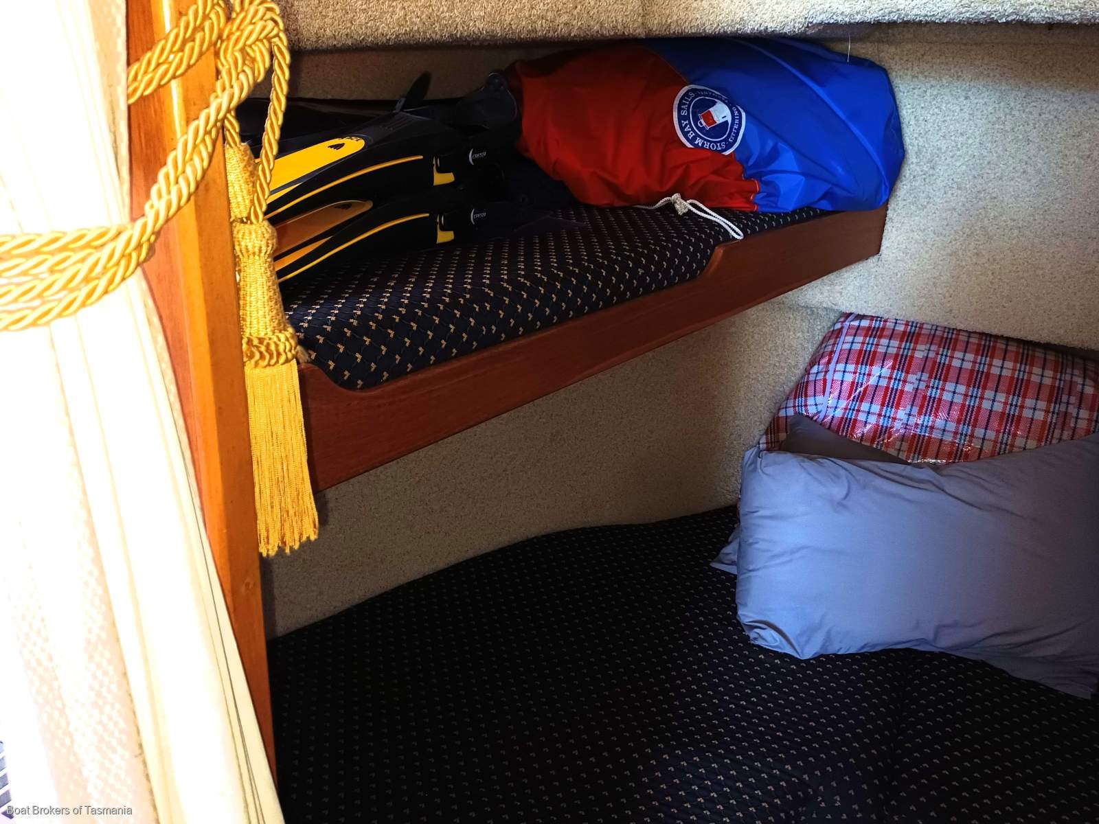 Carina-K Roberts Flybridge Cruiser Fibreglass diesel shaft drive. Ideal family vessel Boat Brokers of Tasmania