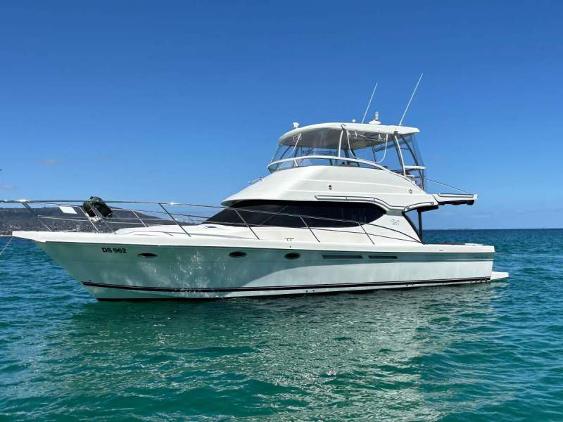 Mustang M43 Flybridge